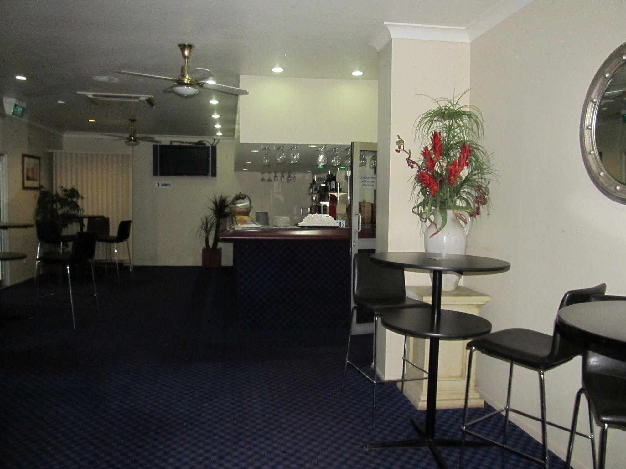 Sunpalms Motel Рокхемптън Екстериор снимка